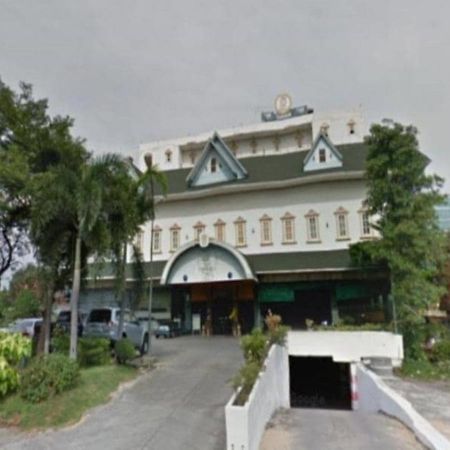 13 Coins Airport Hotel Ngam Wong Wan - Domestic Bangkok Exteriör bild