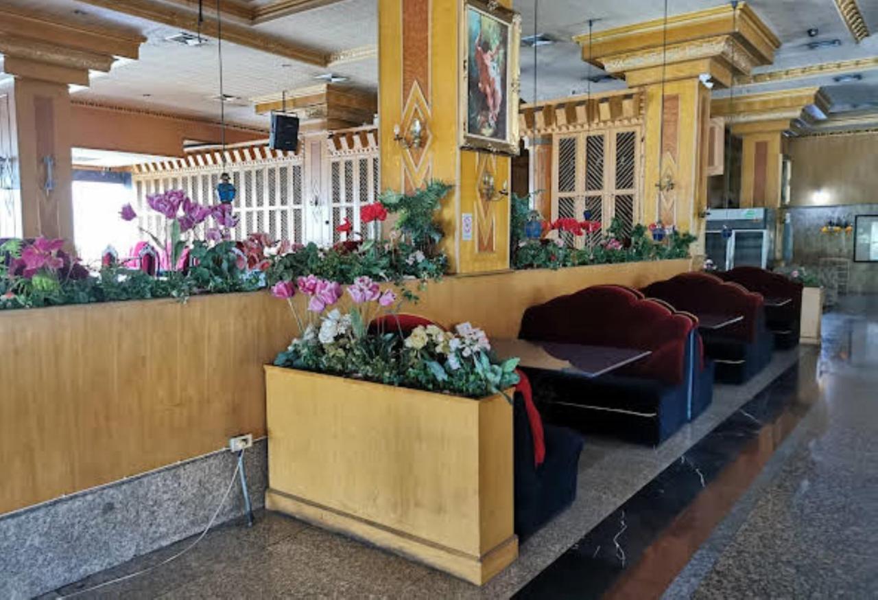13 Coins Airport Hotel Ngam Wong Wan - Domestic Bangkok Exteriör bild