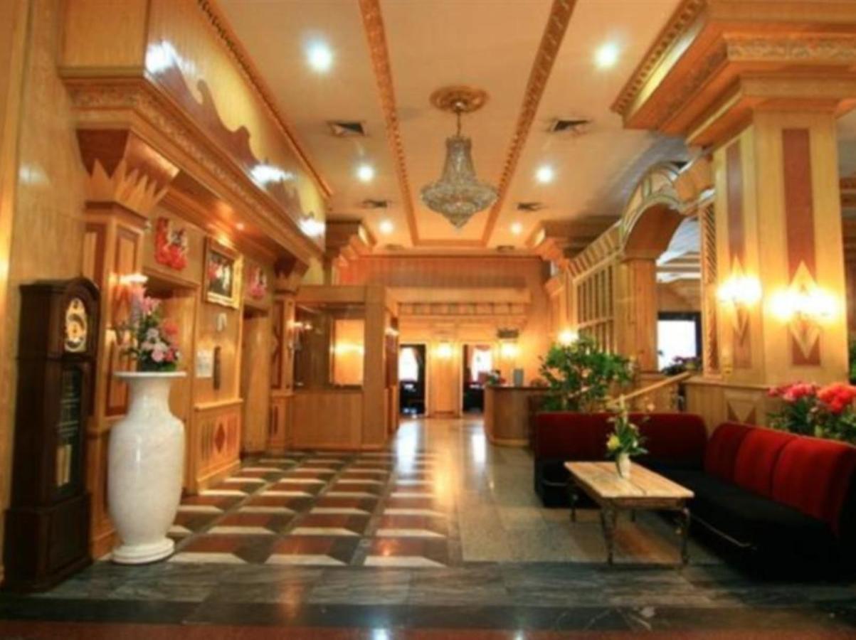 13 Coins Airport Hotel Ngam Wong Wan - Domestic Bangkok Exteriör bild