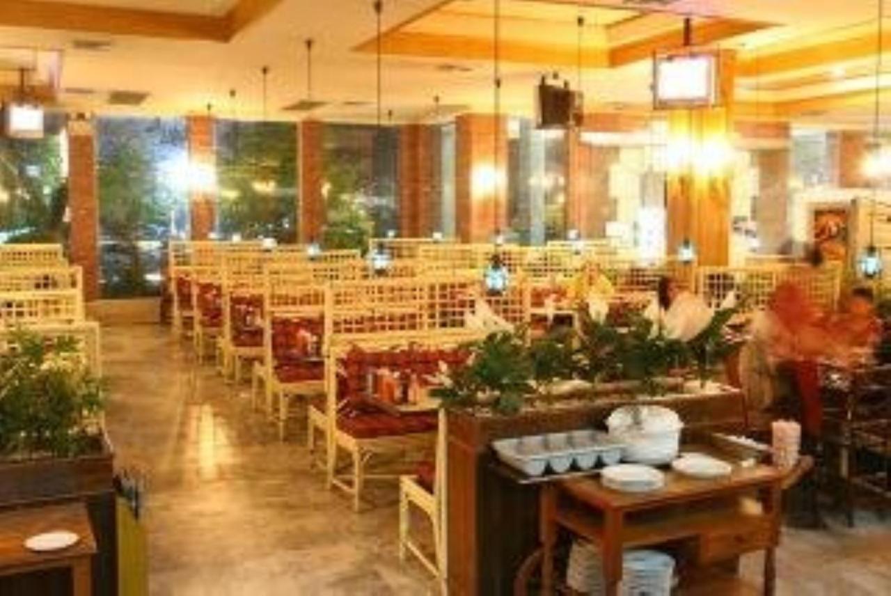 13 Coins Airport Hotel Ngam Wong Wan - Domestic Bangkok Exteriör bild