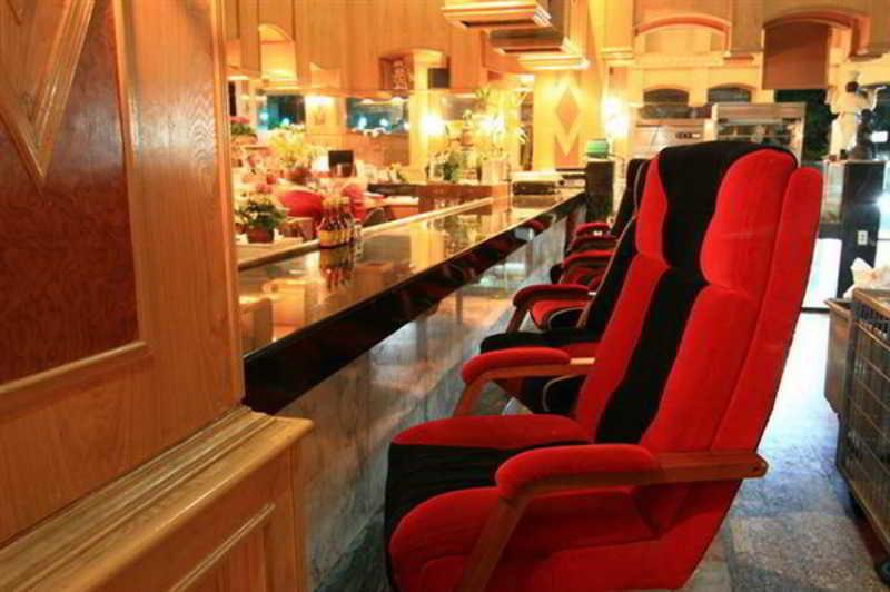 13 Coins Airport Hotel Ngam Wong Wan - Domestic Bangkok Exteriör bild