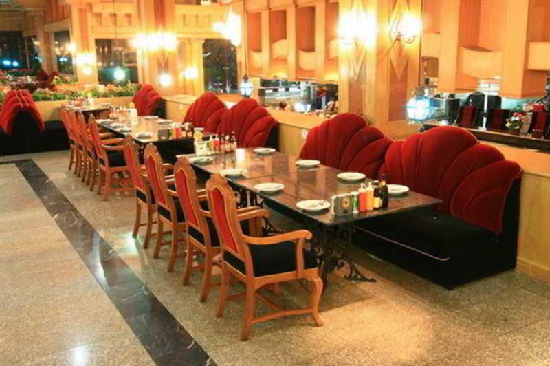 13 Coins Airport Hotel Ngam Wong Wan - Domestic Bangkok Exteriör bild