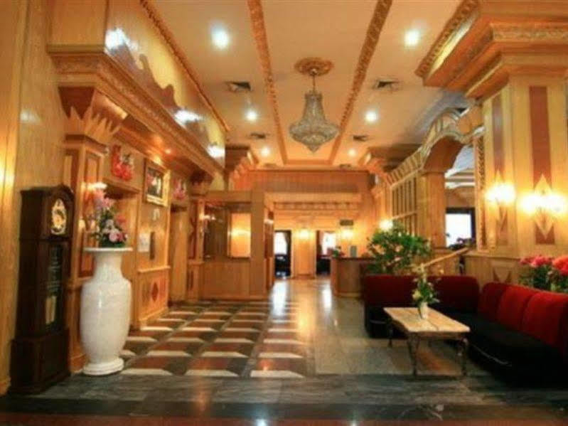 13 Coins Airport Hotel Ngam Wong Wan - Domestic Bangkok Exteriör bild